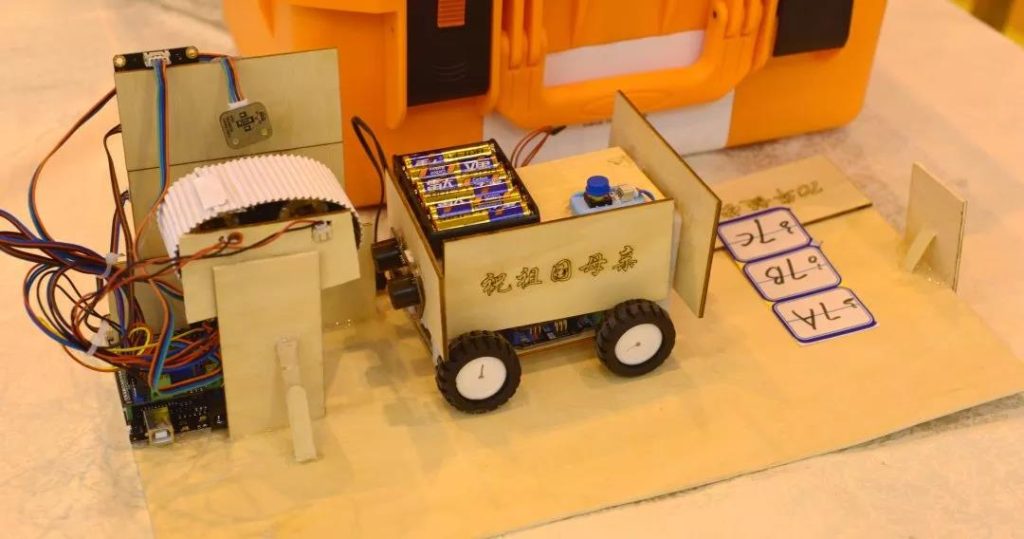 比賽作品創(chuàng)客小車(chē)