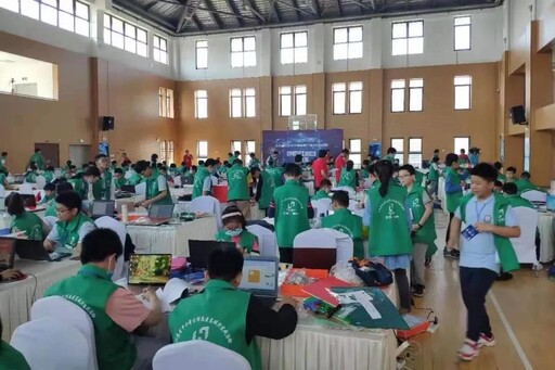 雷宇攜手創(chuàng)趣天地助力2021年“領航杯”江蘇省中小學生信息素養(yǎng)提升實踐活動。