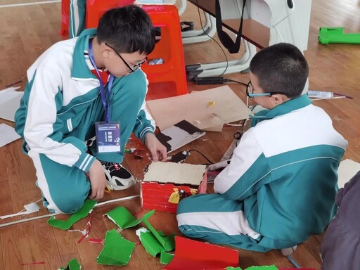 活動(dòng)主題是“健康成長、智造未來”。