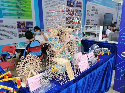 教育科創(chuàng)節(jié)現(xiàn)場作品展示