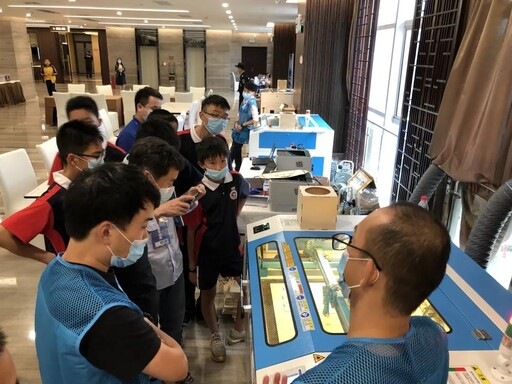 在他們的作品中，我們能發(fā)現(xiàn)激光切割元素?zé)o處不在的身影。