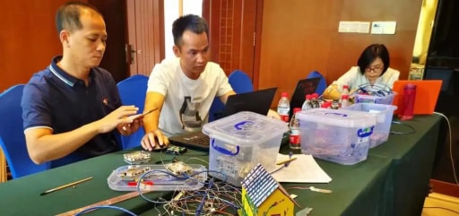 火熱持續(xù)，雷宇攜創(chuàng)趣天地、蘑菇云創(chuàng)客點(diǎn)燃雙城造物激情！