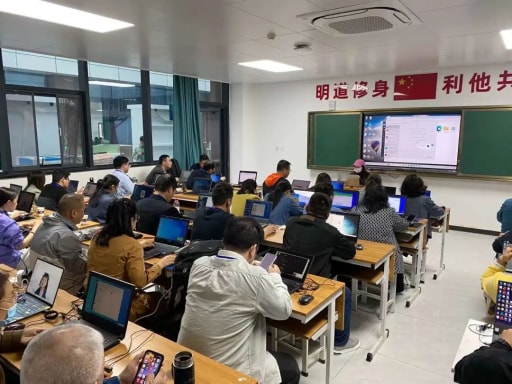 感受科技魅力沐浴科普陽(yáng)光