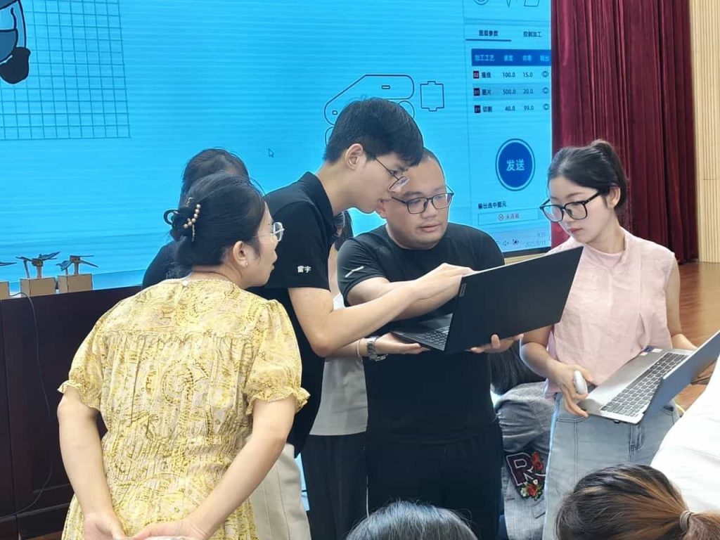 雷宇教育賦能中央電化教育館科創(chuàng)教育工作坊培訓(xùn)， 激活科創(chuàng)教育新勢能