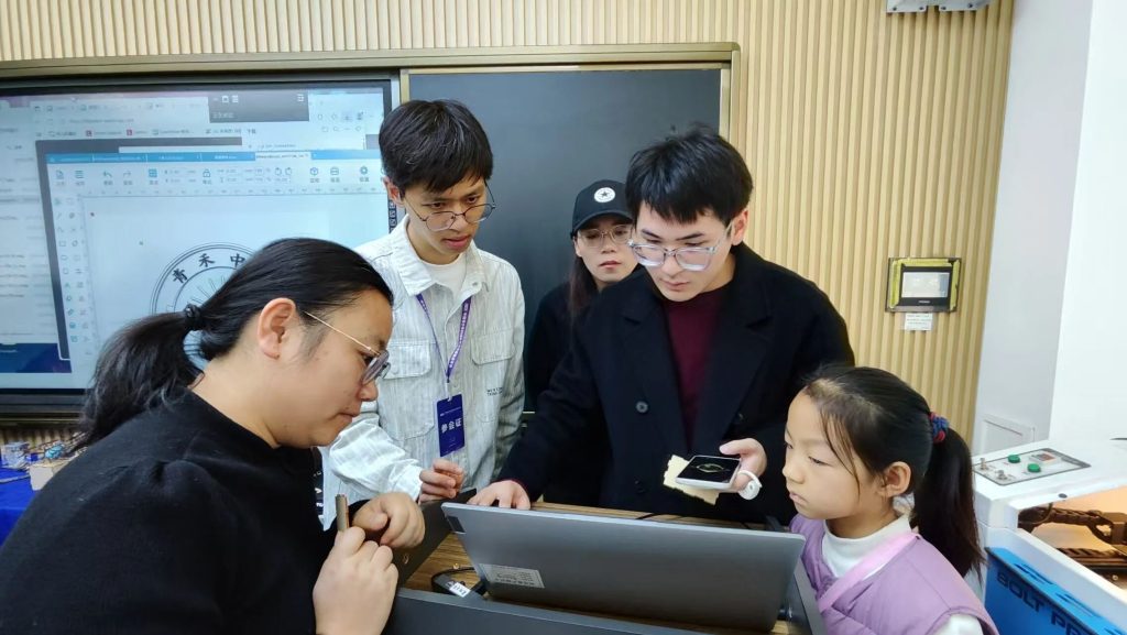 雷宇教育助力2025中國青少年科技教育工作者協(xié)會年會，G03工作坊在延吉成功舉辦